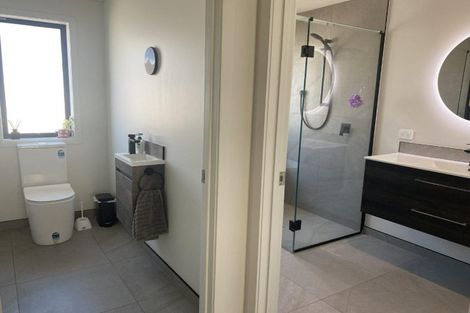 Photo of property in 21 Saint Michael Crescent, One Tree Point, 0118