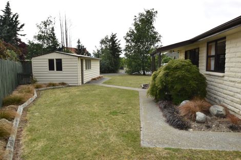 Photo of property in 11 Saint Cuthbert Place, Omarama, 9412