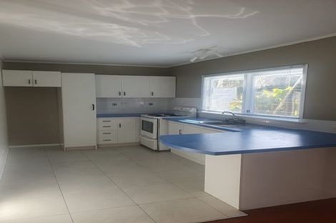 Photo of property in 1/23 Alwyn Avenue, Te Atatu South, Auckland, 0610