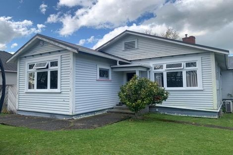 Photo of property in 28 Karina Terrace, Roslyn, Palmerston North, 4414