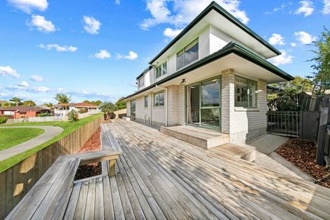 Photo of property in 1/7 Marbeth Court, Botany Downs, Auckland, 2010