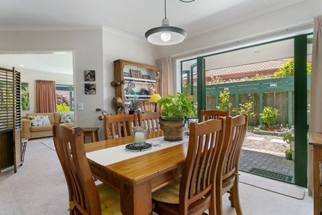 Photo of property in 30 Fairview Terrace, Waipahihi, Taupo, 3330