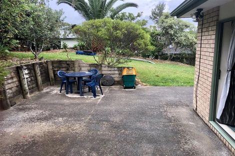 Photo of property in 86 Roberta Crescent, Orewa, 0931