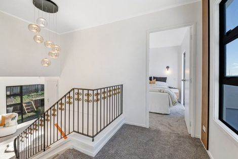 Photo of property in 29 Tenbless Court, Unsworth Heights, Auckland, 0632