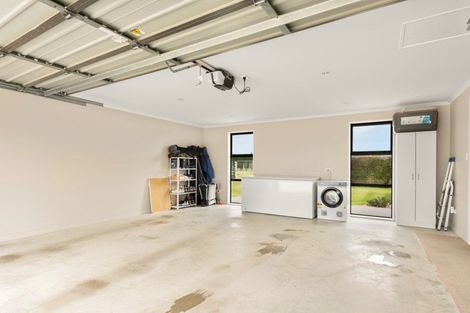 Photo of property in 24 Mckinnon Road, Edendale, Wyndham, 9893