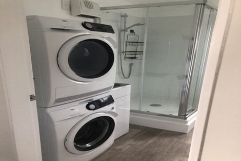 Photo of property in 3/175 Queens Drive, Lyall Bay, Wellington, 6022