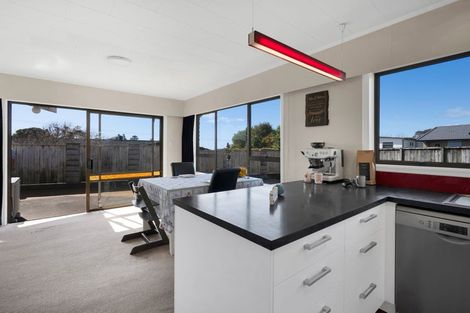 Photo of property in 323 Mangorei Road, Merrilands, New Plymouth, 4312