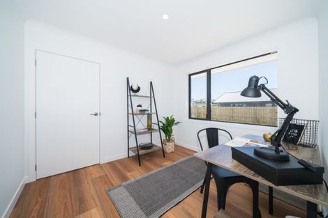 Photo of property in 27 Poplar Grove, Feilding, 4702