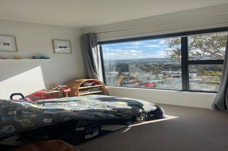 Photo of property in 31 Cavendish Square, Strathmore Park, Wellington, 6022