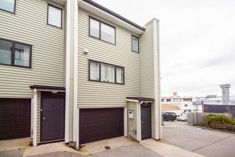 Photo of property in 11 Gordon Place, Newtown, Wellington, 6021