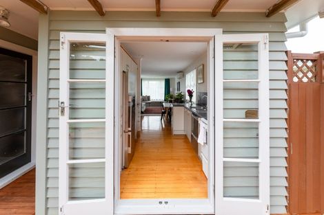 Photo of property in 13 Matapouri Road, Mangere Bridge, Auckland, 2022