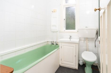 Photo of property in 36 Tavistock Road, Melrose, Wellington, 6023