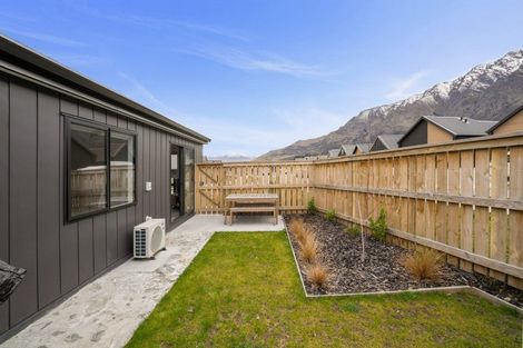 Photo of property in 45 Cheviot Street, Jacks Point, 9371