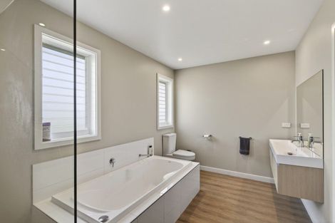 Photo of property in 50a Richmond Road, Brixton, New Plymouth, 4373