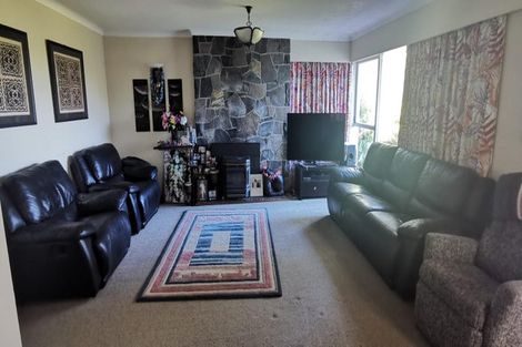 Photo of property in 22 Deane Avenue, Titirangi, Auckland, 0604