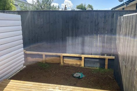 Photo of property in 3/5 Hikurangi Street, Te Atatu Peninsula, Auckland, 0610