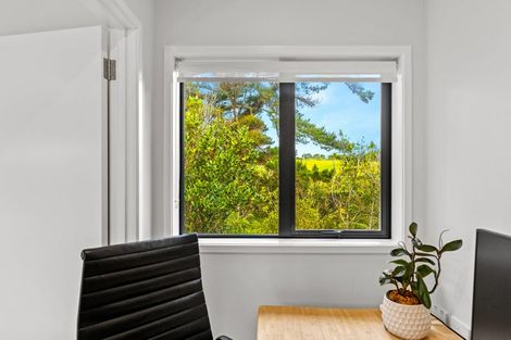 Photo of property in 75 Glenvar Ridge Road, Long Bay, Auckland, 0630