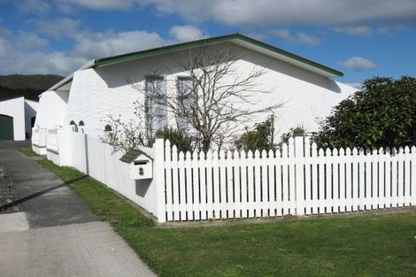 Photo of property in 8 Kew Grove, Wainuiomata, Lower Hutt, 5014