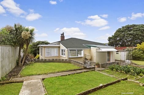 Photo of property in 156a Queens Drive, Lyall Bay, Wellington, 6022