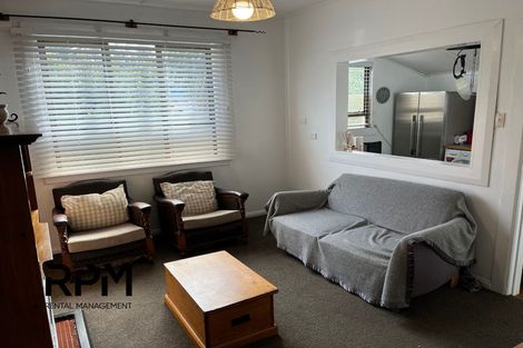 Photo of property in 21 Gilbert Street, New Plymouth, 4310