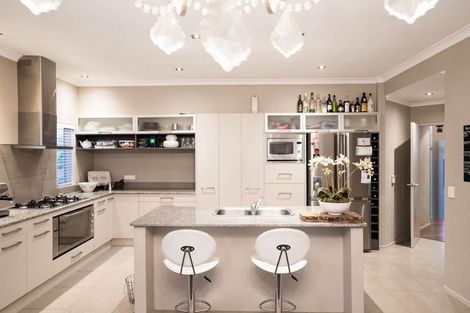 Photo of property in 5 Chateau Rise, Flat Bush, Auckland, 2016