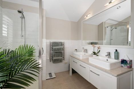 Photo of property in 9 Landmark Terrace, Orewa, 0931