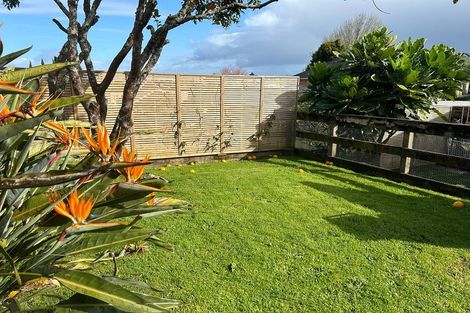 Photo of property in 14 Yeoman Place, Howick, Auckland, 2014