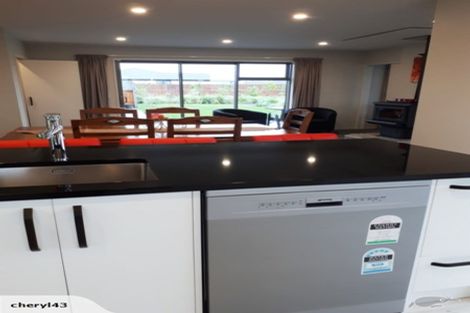 Photo of property in 2 Paradise Way, Amberley, 7410