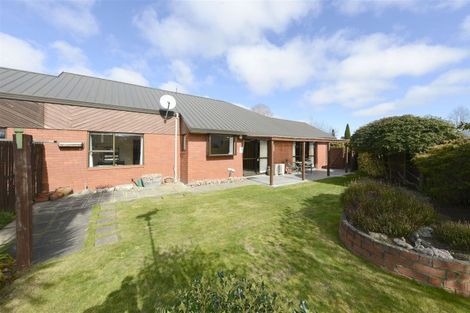 Photo of property in 15 Kamahi Place, Bishopdale, Christchurch, 8051