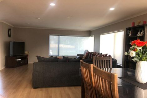 Photo of property in 11 Dairyland Drive, East Tamaki Heights, Auckland, 2016