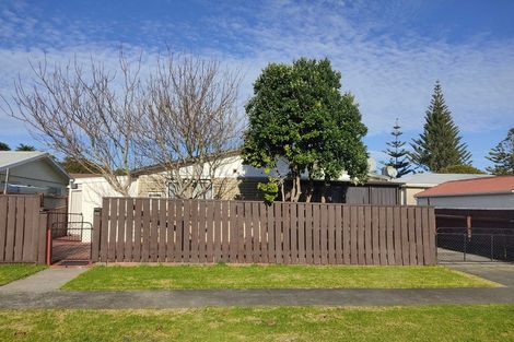 Photo of property in 1/4 Richmond Street, Waitara, 4320