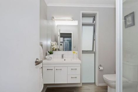Photo of property in 18 Raiha Street, Papamoa Beach, Papamoa, 3118