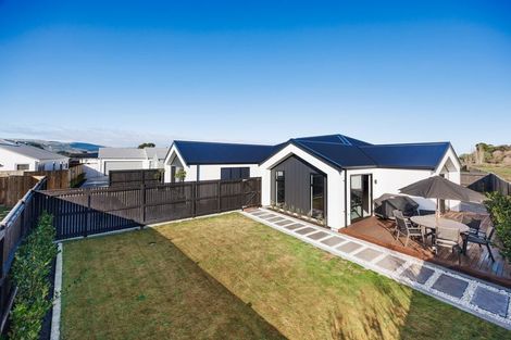 Photo of property in 7 Gratitude Way, Kelvin Grove, Palmerston North, 4414