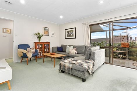 Photo of property in 25 Waari Avenue, Sunnyvale, Auckland, 0612