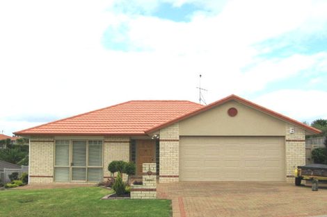 Photo of property in 8 Rosebay Rise, Henderson, Auckland, 0610