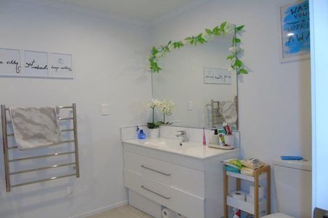 Photo of property in 19/9u Surrey Street, Tawa, Wellington, 5028
