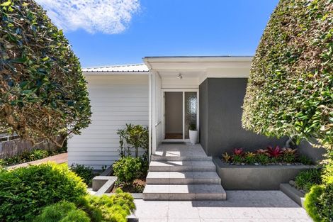 Photo of property in 1/1 Eastcliffe Road, Castor Bay, Auckland, 0620