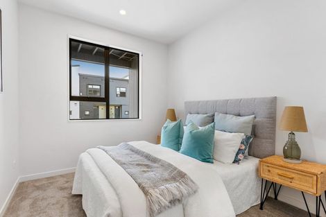 Photo of property in 37 Puihi Crescent, Massey, 0614