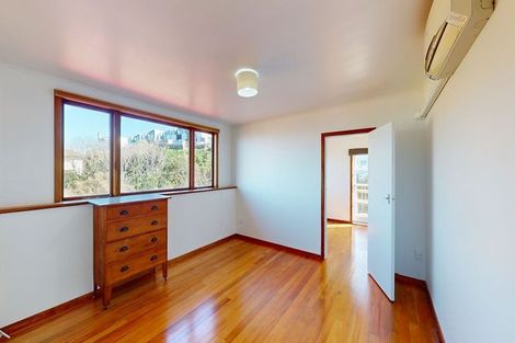 Photo of property in 2/10 Mataroa Avenue, Northland, Wellington, 6012