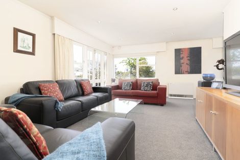 Photo of property in 48 Churton Drive, Churton Park, Wellington, 6037