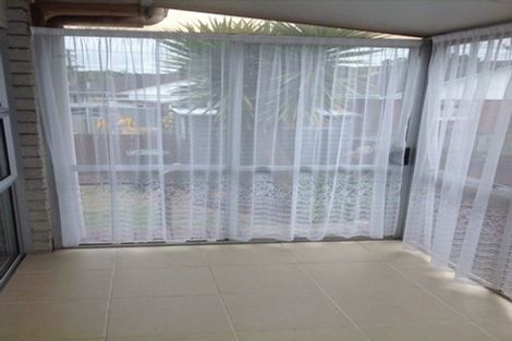 Photo of property in 2/13 Alexander Street, Papakura, 2110