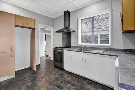 Photo of property in 6 Peace Avenue, Moturoa, New Plymouth, 4310