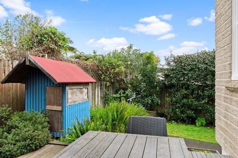 Photo of property in 1/48 Woodside Avenue, Northcote, Auckland, 0627