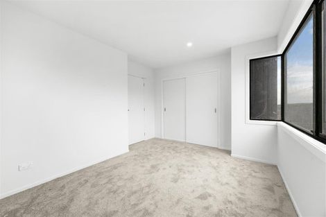 Photo of property in 4 Kautawa Lane, Massey, Auckland, 0614