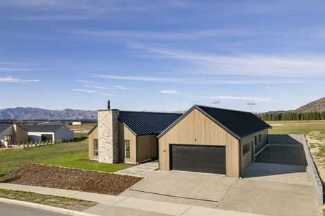 Photo of property in 18 Marjon Drive, Wanaka, 9305