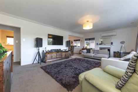 Photo of property in 27 Routley Drive, Glen Eden, Auckland, 0602