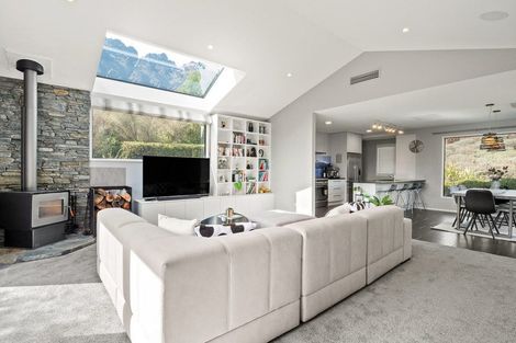 Photo of property in 27 Pendeen Crescent, Jacks Point, Queenstown, 9371