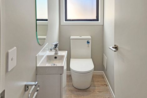 Photo of property in 5 Bathurst Street, Silverstream, Upper Hutt, 5019