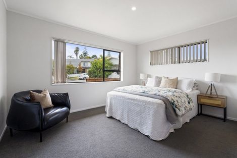 Photo of property in 70 Aberfeldy Avenue, Highland Park, Auckland, 2010