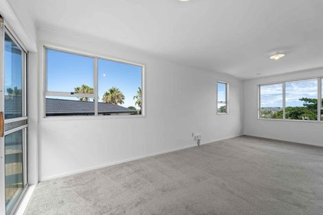 Photo of property in 38 Donovan Avenue, Massey, Auckland, 0614